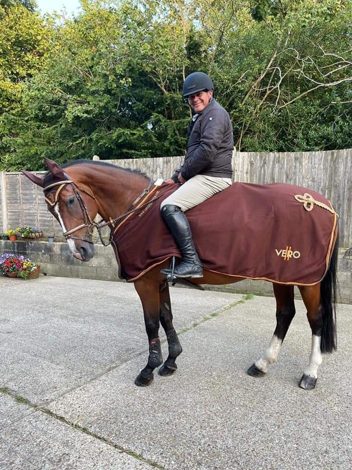 VERO Equestrian Presentation Rug